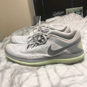Nike 2016 Run Shoes (Barely Worn)